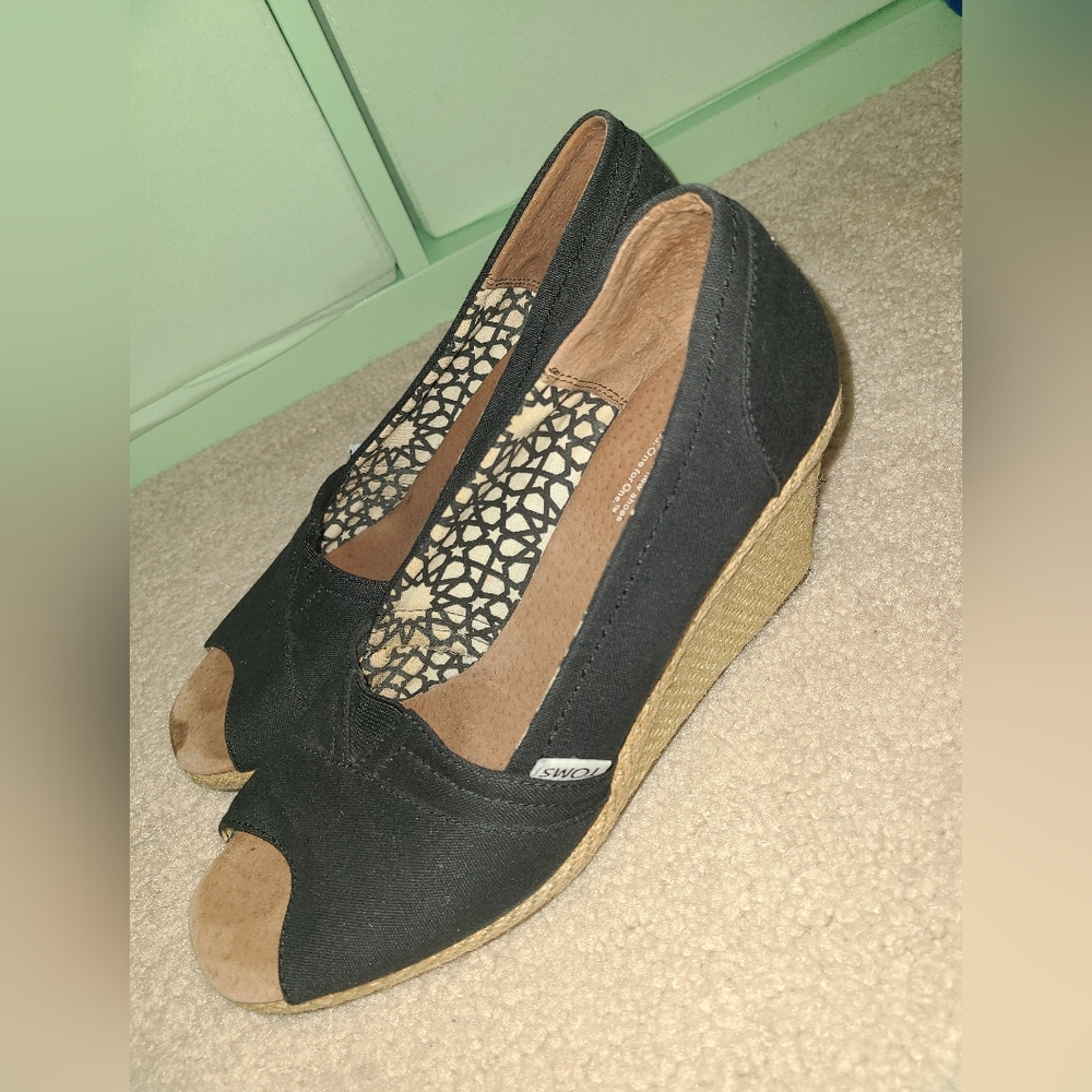 TOMS Espadrille Wedge Heel Shoes White Peep Toe Women’s Size 9W